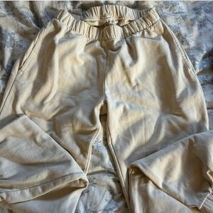 BRANDY MELVILLE SWEATS